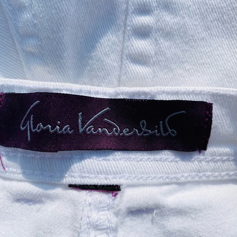 GLORIA VANDERBILT White (AMANDA) Straight-Leg Cropped Jeans, Size: 8 (see meas.)